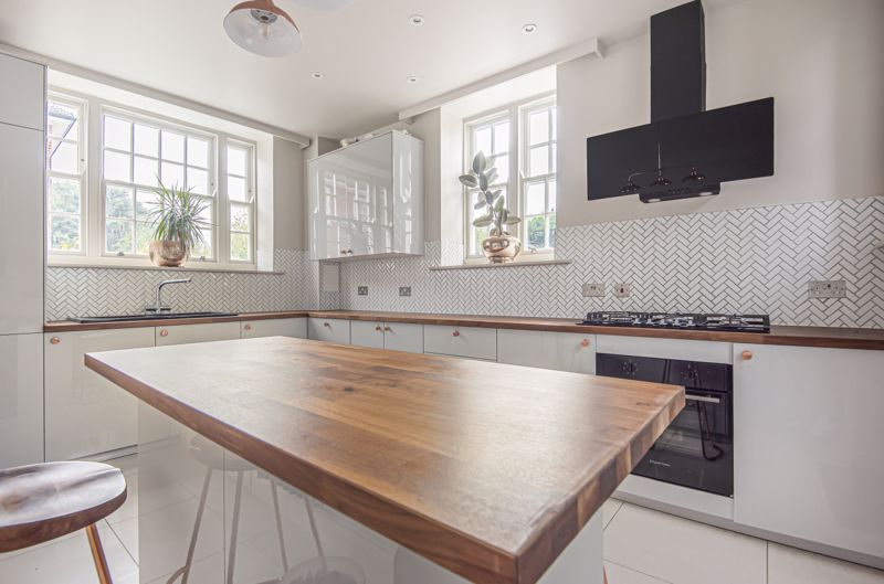 Kitchen- click for photo gallery